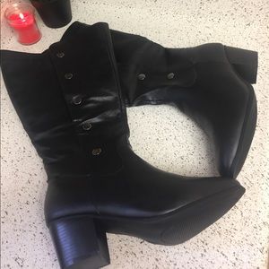 Cloud Walkers by Avenue Black Boots - 11W